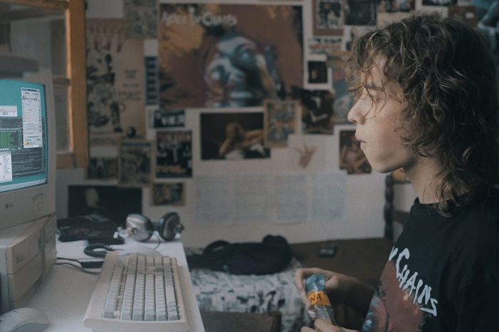 CDA - still #01 - Bruno Barcelos (Jefferson), 1999 - cred Bacte?ria Filmes